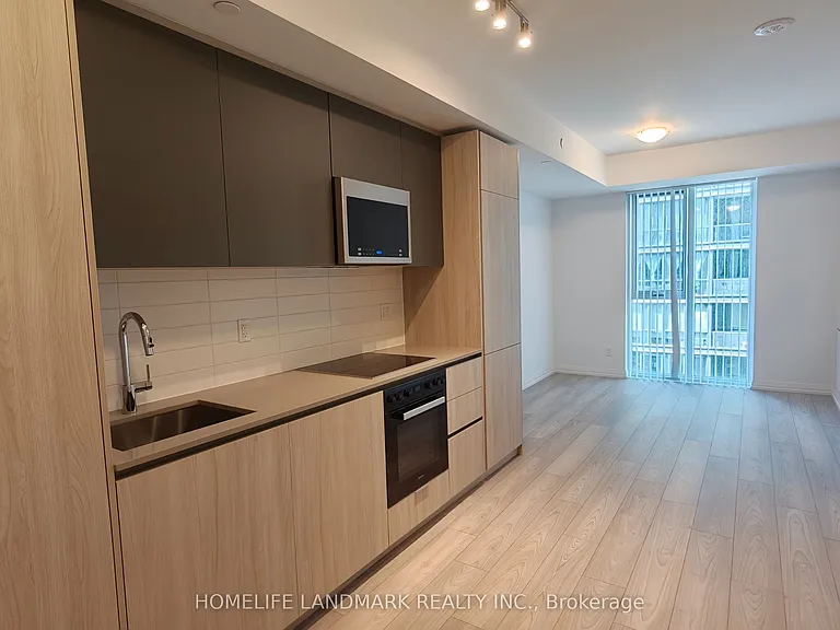 400 King St W #2119 — Photo 5