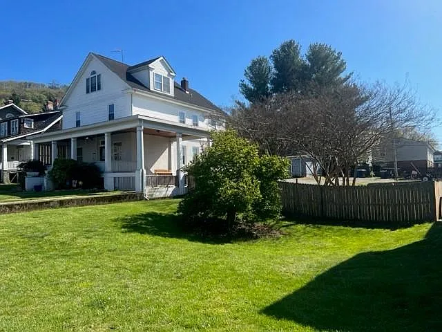 427 Riverland Rd SE #B — Photo 3