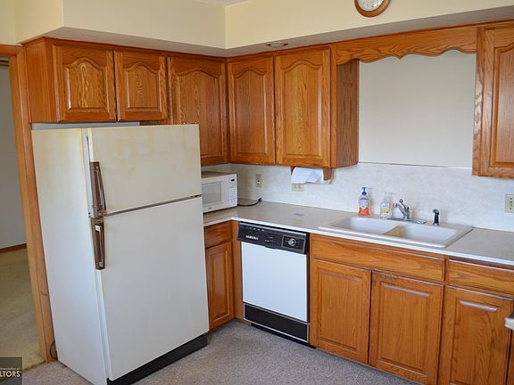 3rd image of 1117 Gurney St