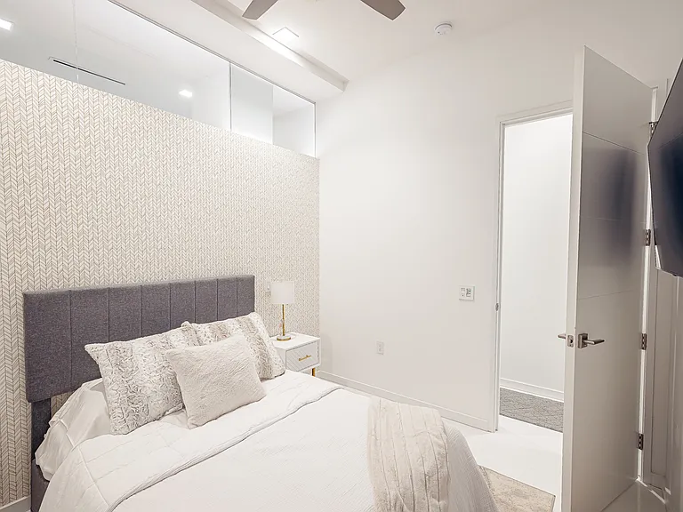 400 Old Woodward Ave #306 — Photo 13