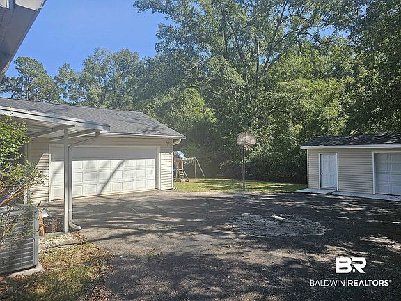 3rd image of 4255 Woodcliff Dr S