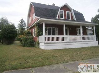 621 Harding Ave, Kingsford, MI 49802