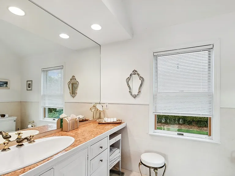 102 Mill Pond Ln — Photo 21