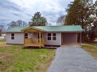 411 Long St, Englewood, TN 37329