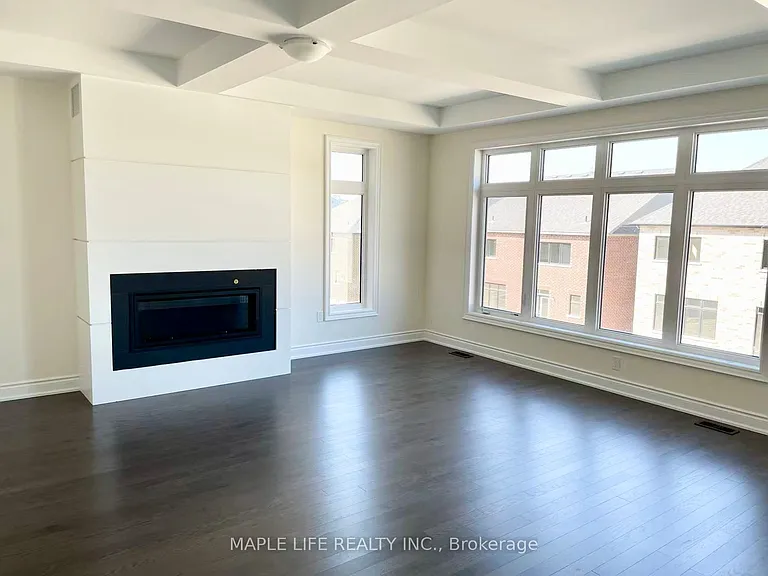 162 Rowe St — Photo 6