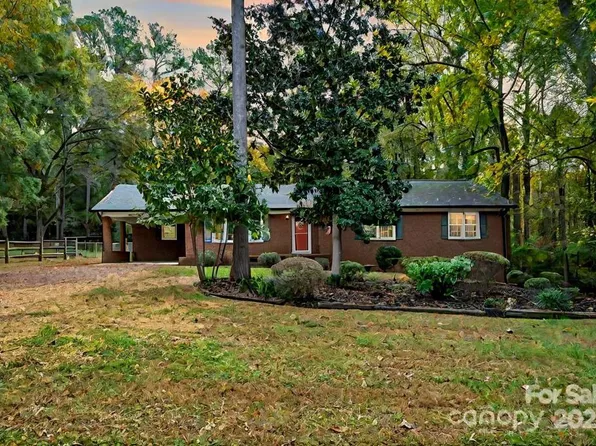 1207 S Poplar St, Landis, NC 28088