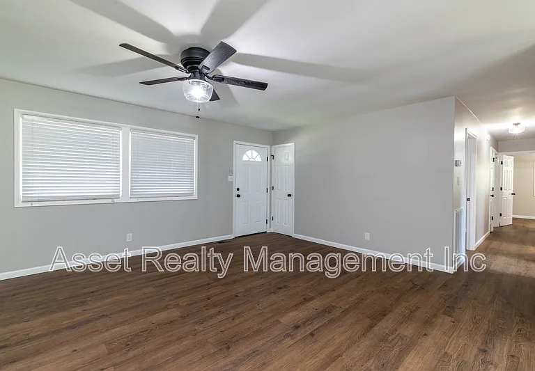 4821 Gettysburg Rd — Photo 8