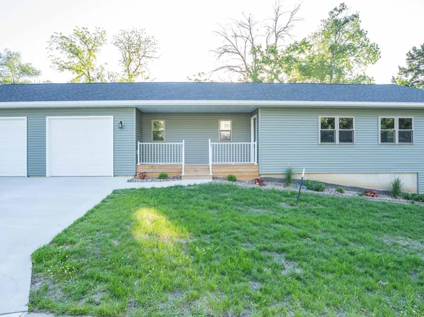 201 N 10th St, Guthrie Center, IA 50115