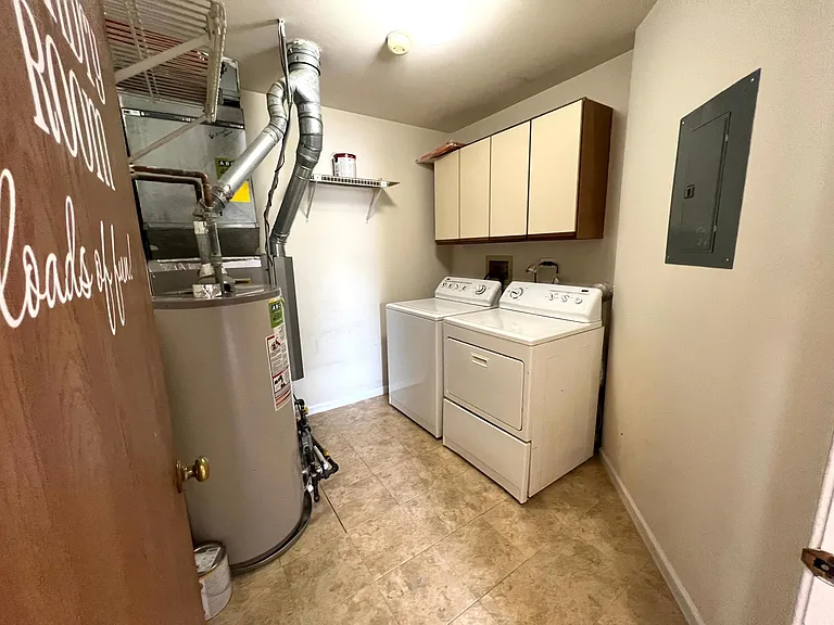 1214 Ballantrae Pl #E — Photo 12