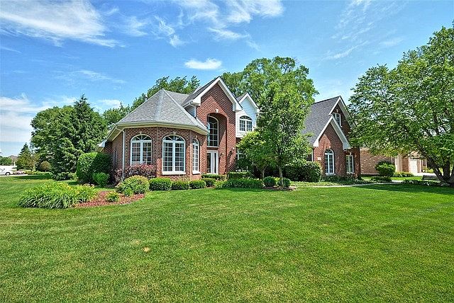 1st image of 336 Pinehurst Dr