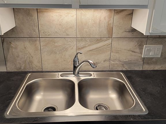 4th image of 804 Legrand Dr #102