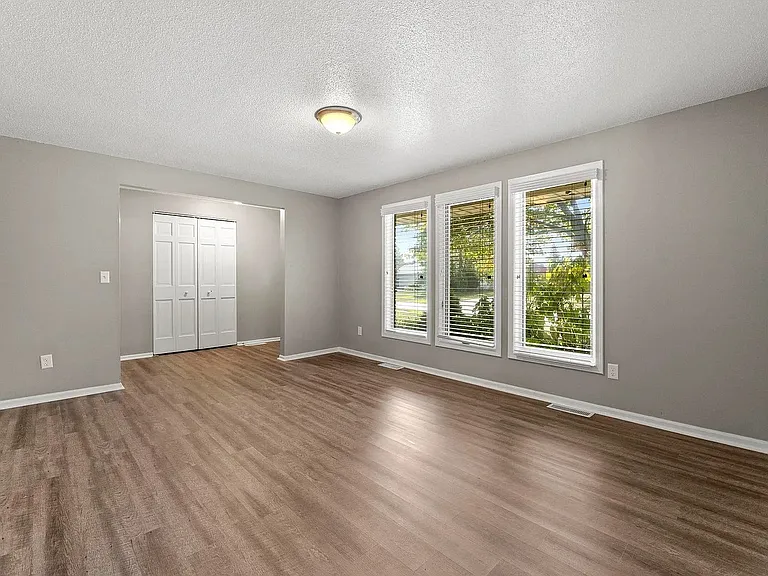 9210 Sea Wind Pl — Photo 8