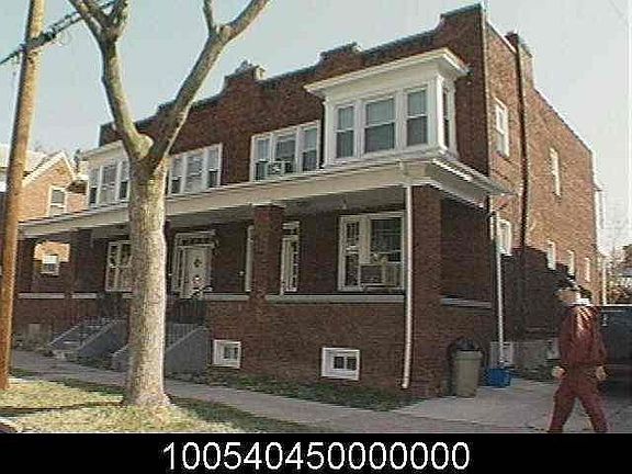2nd image of 2233 Green St