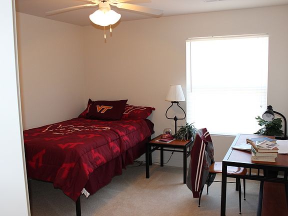 5th image of 1904 Tabor Village Dr #B