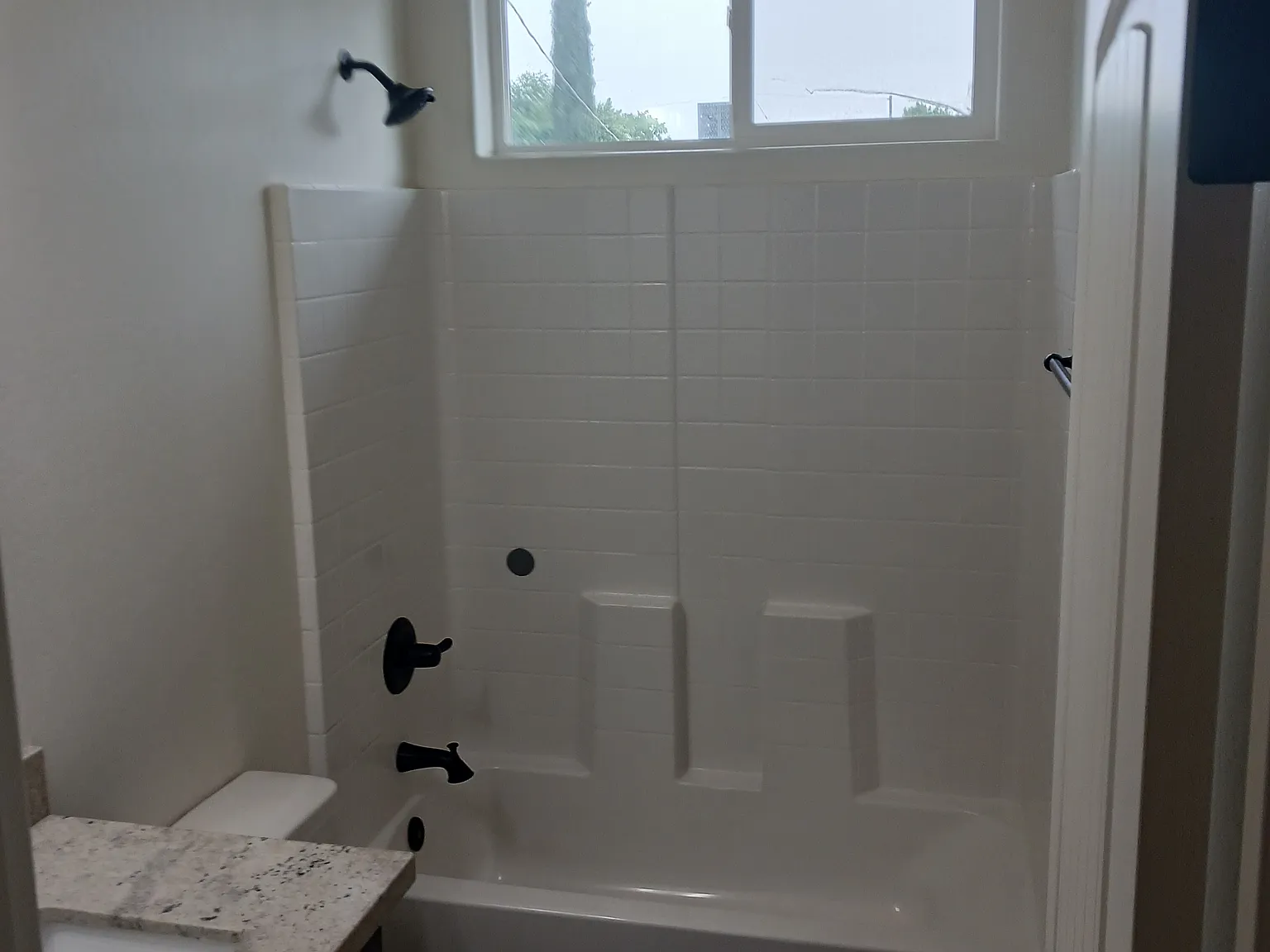 3 bed, 1028 sqft, $1,750 — Photo 4