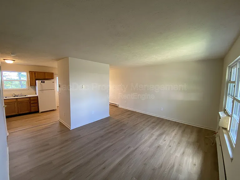 624 Highview Ct — Photo 3