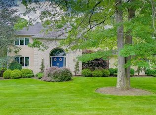 8 Cutler Ct, Suffern, NY 10901