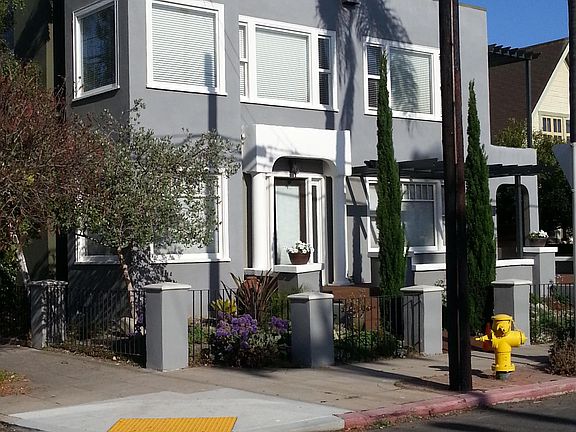 Entire Duplex (Unit is on Ground level)