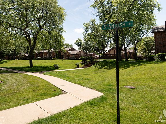 2nd image of 18W101 Standish Ln