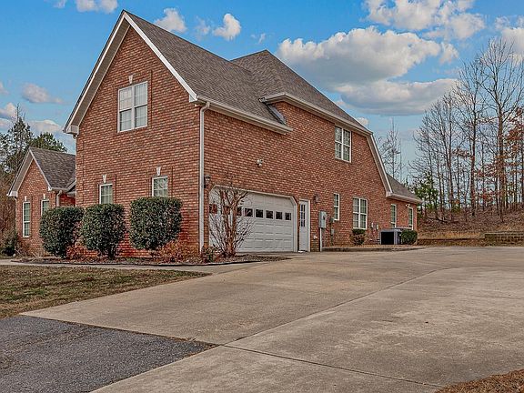 3rd image of 3104 Bronze Leaf