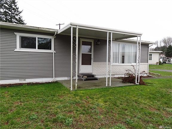 3rd image of 1308 Alonda Ln NE