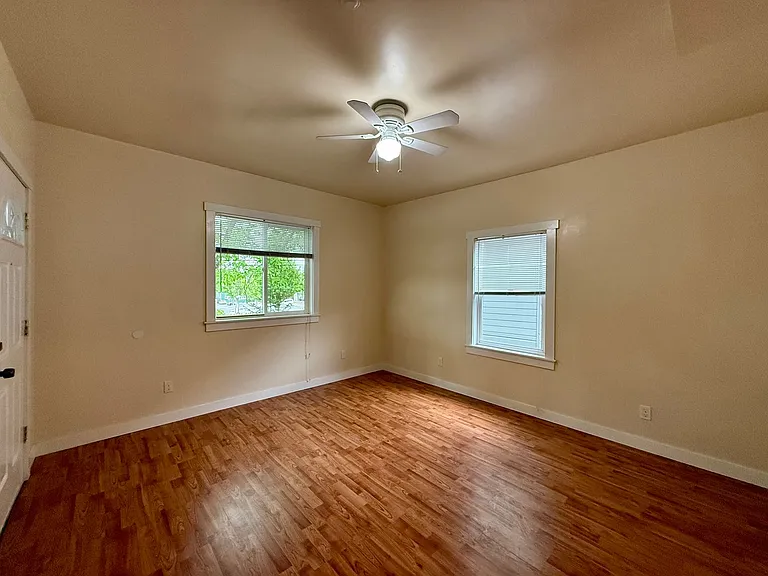 4429 Rainier Ave S — Photo 17