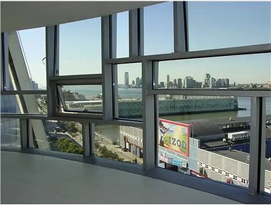 Rented by Douglas Elliman | media 33