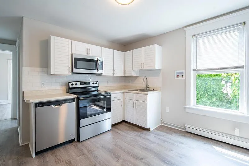 2433 Broadway #2
