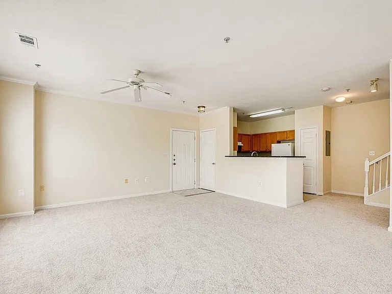 5115 Travis Edward Way #G — Photo 5