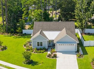 458 Raven Glen Dr, Southport, NC 28461