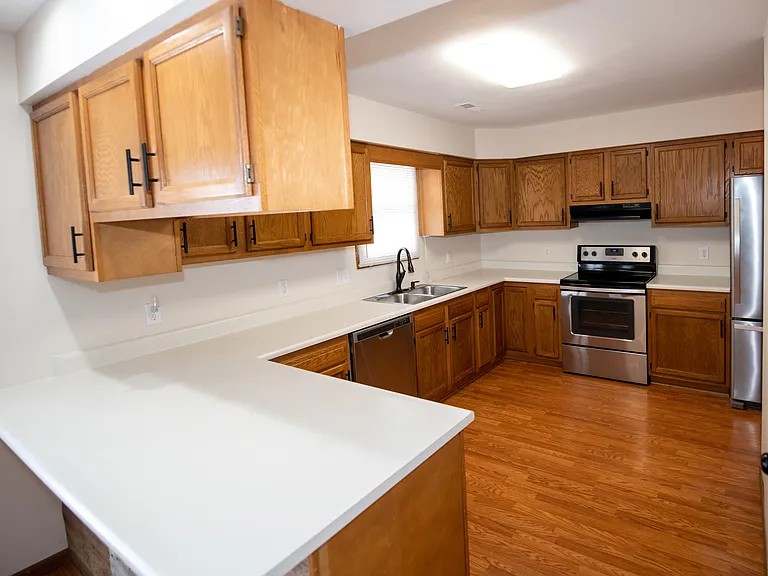 116 Pierre Pl — Photo 16