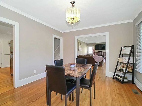 4th image of 46 Campbell St