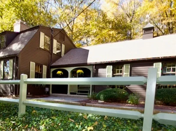 1 Mill Brook Lane, Southington, CT 06489