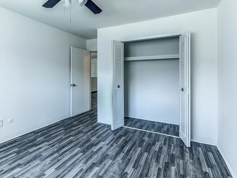 Sterling Troy Apartments — Photo 22