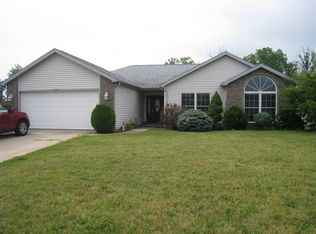 300 Sunstar Cir, Angola, IN 46703