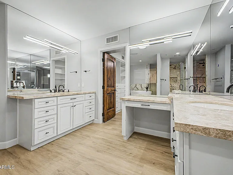 2311 E Colter St — Photo 23