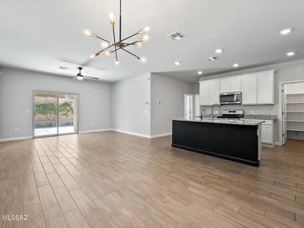 3311 N Dales Crossing Dr, Tucson, AZ 85745