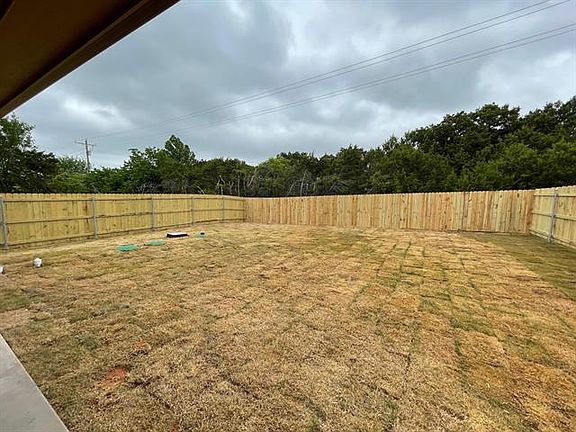 3rd image of 1009 Colorado River Dr