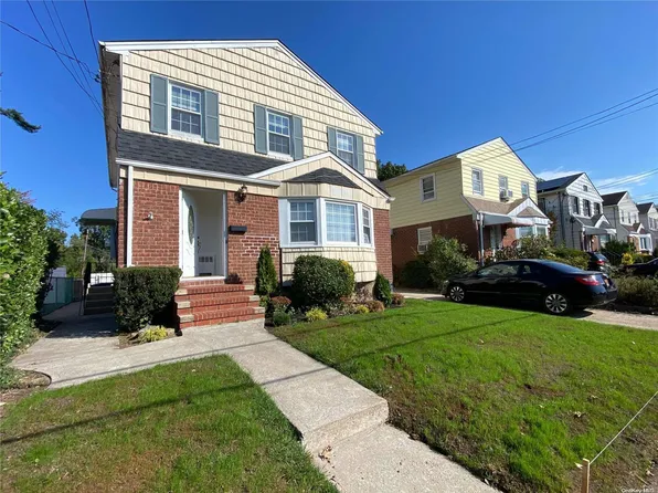 71 W Fenimore Street, Valley Stream, NY 11580