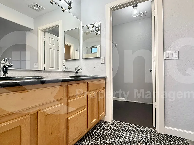 9231 E Lindner Ave — Photo 16
