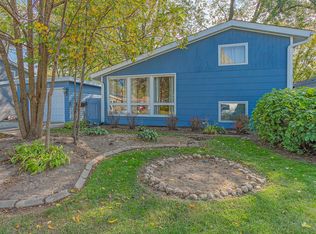 521 Apache Ave, Carpentersville, IL 60110