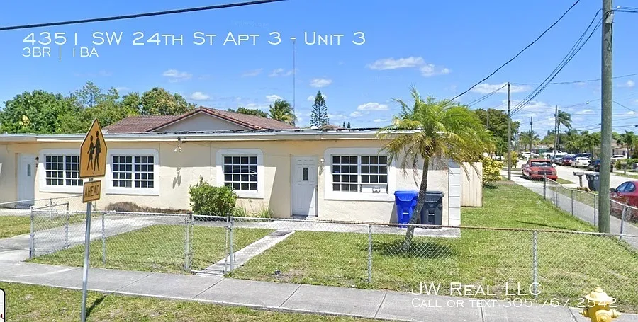 3 bed, 1100 sqft, $2,400 — Photo 1