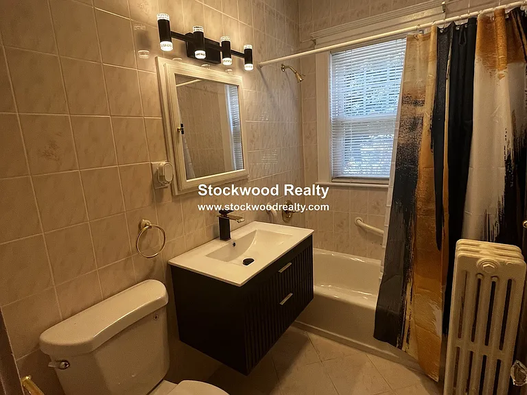 72 Harvest St #1R — Photo 16