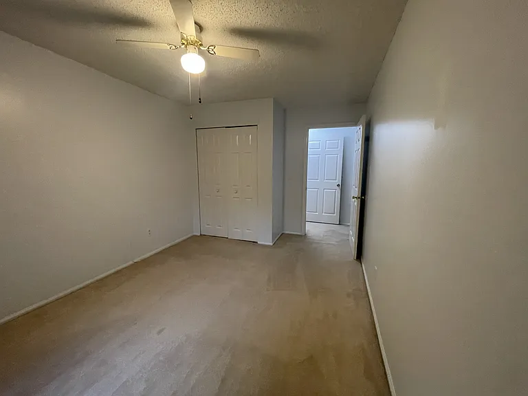 1138 Sycamore Ln — Photo 15