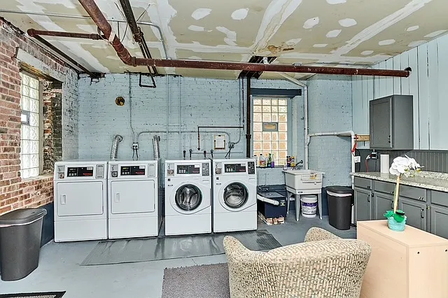 5436 W Ferdinand St #3E — Photo 10