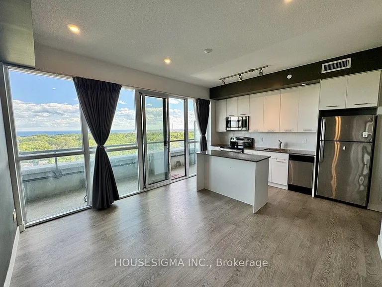 2055 Danforth Ave #811 — Photo 2