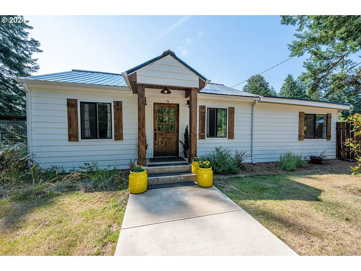 65476 Russell Rd photo 1