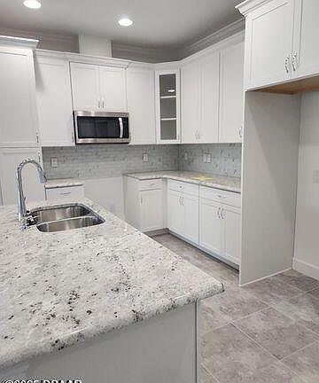 3rd image of 215 Gypsy Palace Ln