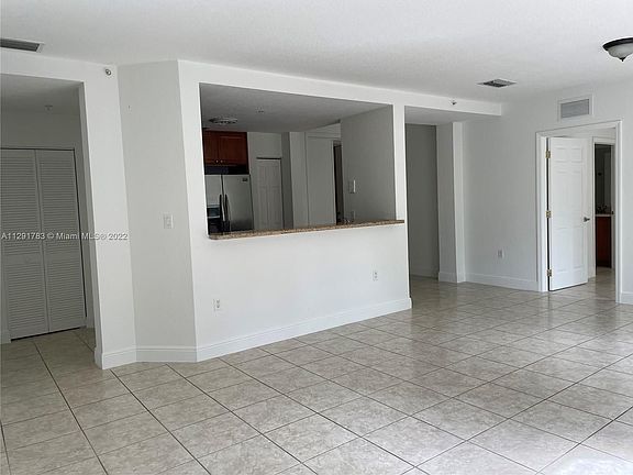4th image of 107 Mendoza Ave APT 206