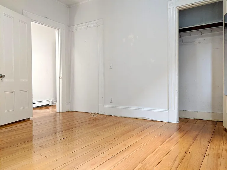 392 Washington St — Photo 10